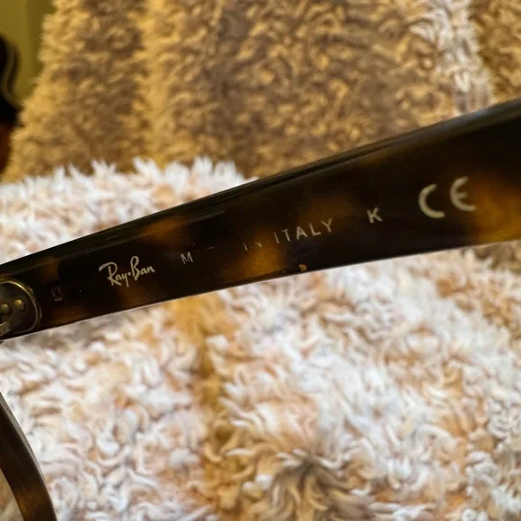 Ray-Ban Tortoise Shell Frame Sunglasses - Picture 7 of 8